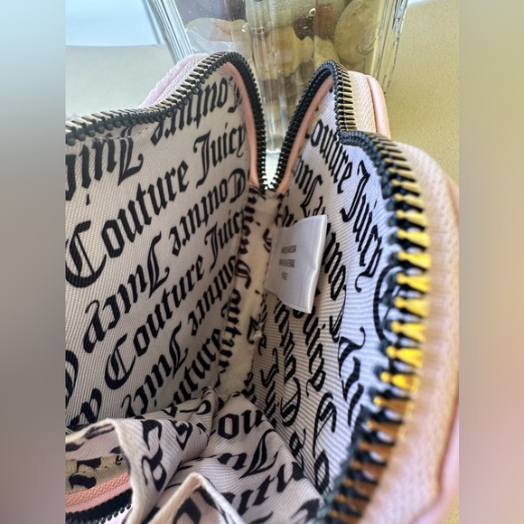 Juicy Couture Pink Heart Shape Velour Zip Around Wallet - Picture 4 of 4